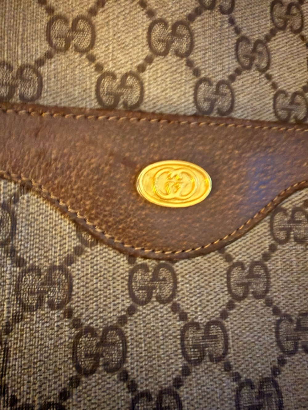 Authentic Gucci Plus Tote (Someone added a snap) - Picture 11 of 13